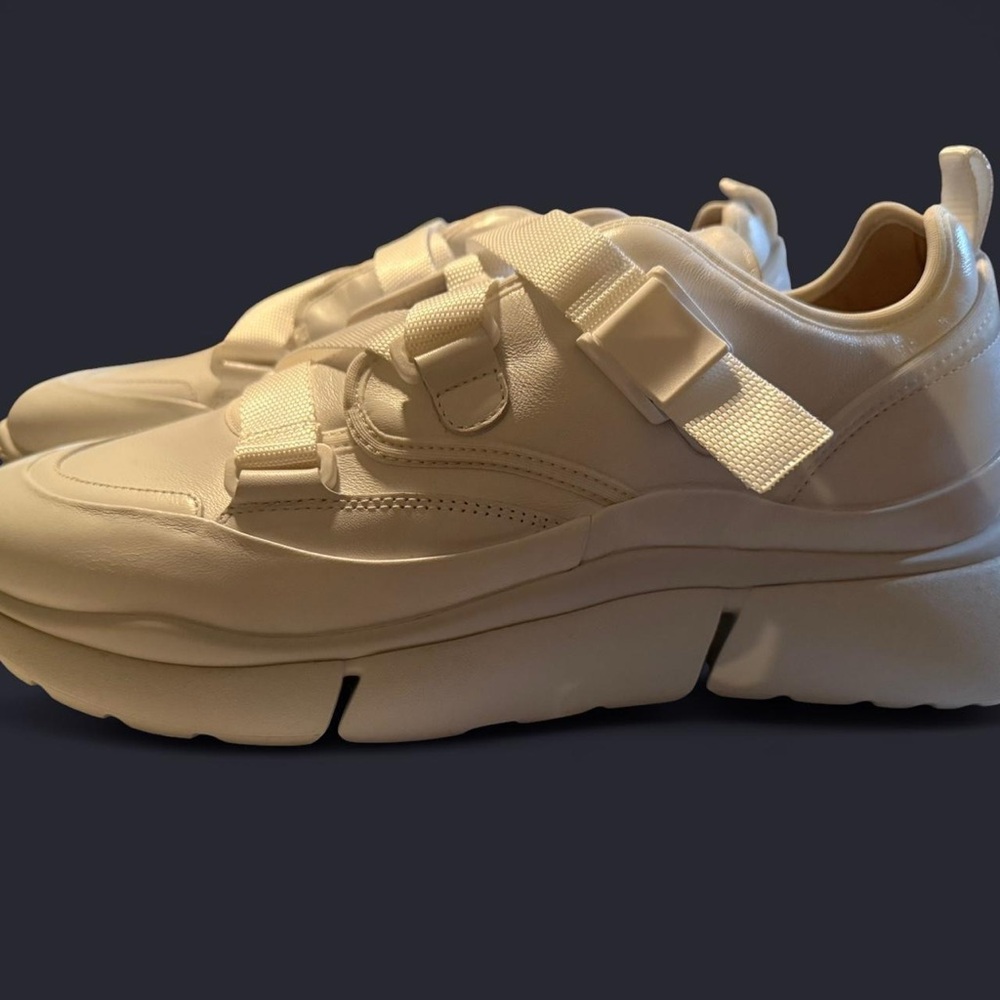 White leather Chloé Sonnie sneaker.